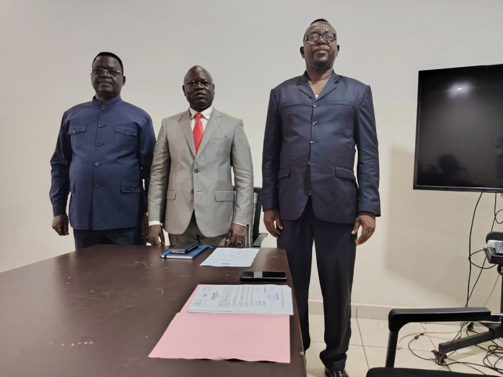 Installation officielle du nouveau ministre de l&rsquo;Agriculture et du Développement Rural, Emmanuel MBETID BESSANE prend ses fonctions.