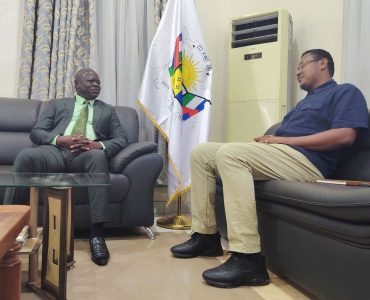Info.Agri : Visite de courtoisie : le Directeur général de la Société Manioc de Centrafrique (SMCAF), M. HEREN ISSAKA JOAN, reçu par le Ministre de l'Agriculture et du Développement Rural, Pr Emmanuel MBETID-BESSANE