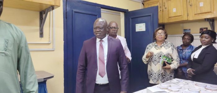 Fin de la tournée des structures sous tutelle 1 Fin de la tournée des structures sous tutelle : le Ministre Pr Emmanuel MBETID BESSANE clôt sa visite à l'ONASEM