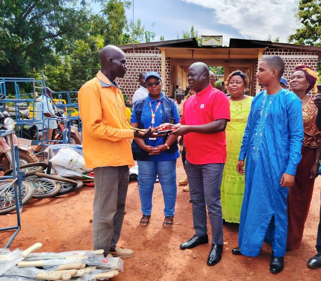 Info. Agri: LOBAYE : DES ÉQUIPEMENTS REMIS AUX CAFÉICULTEURS ET LANCEMENT DE LA CAMPAGNE DE COMMERCIALISATION DU CACAO